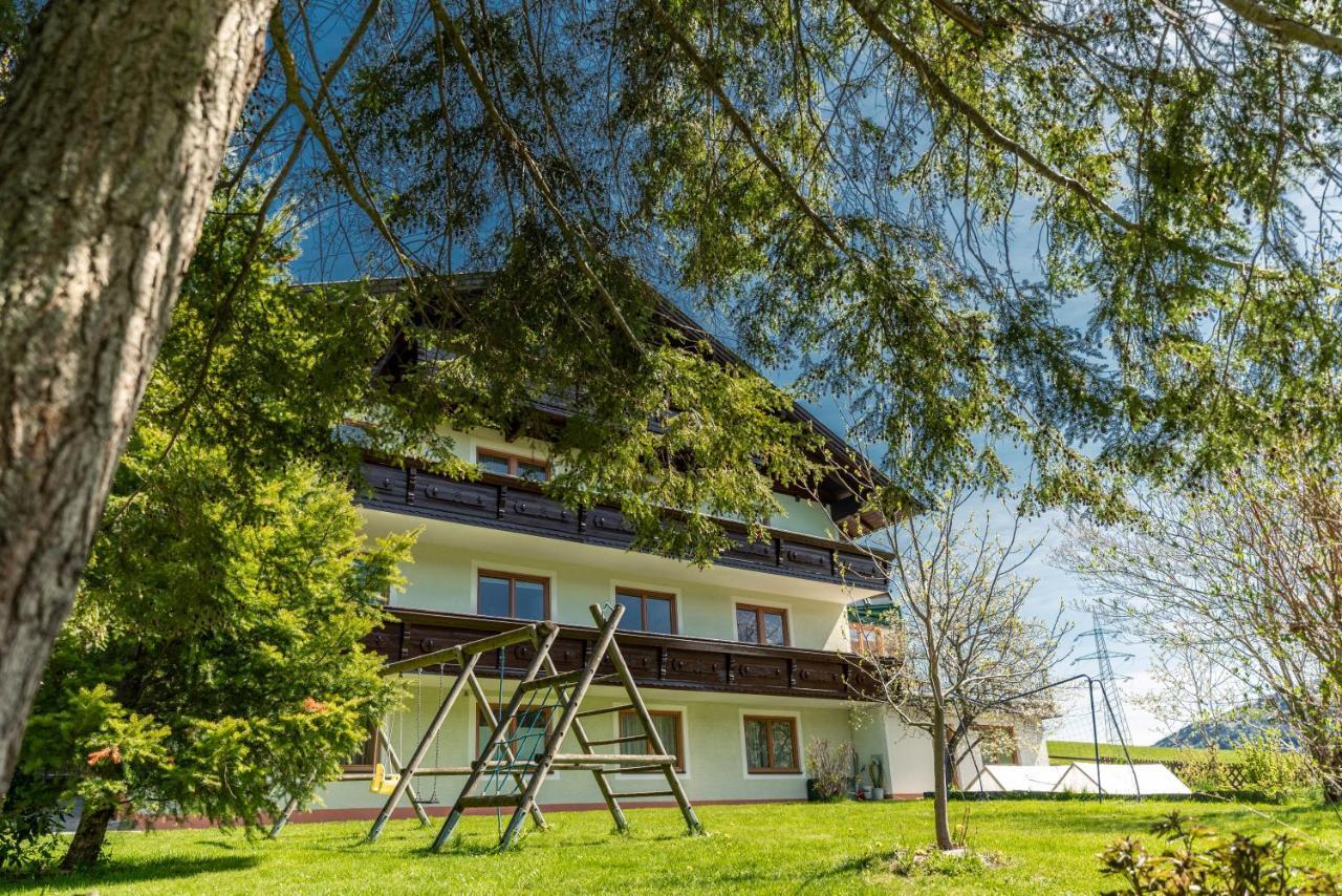 Gaestehaus Huber Fruehstueckspension Schladming Bagian luar foto