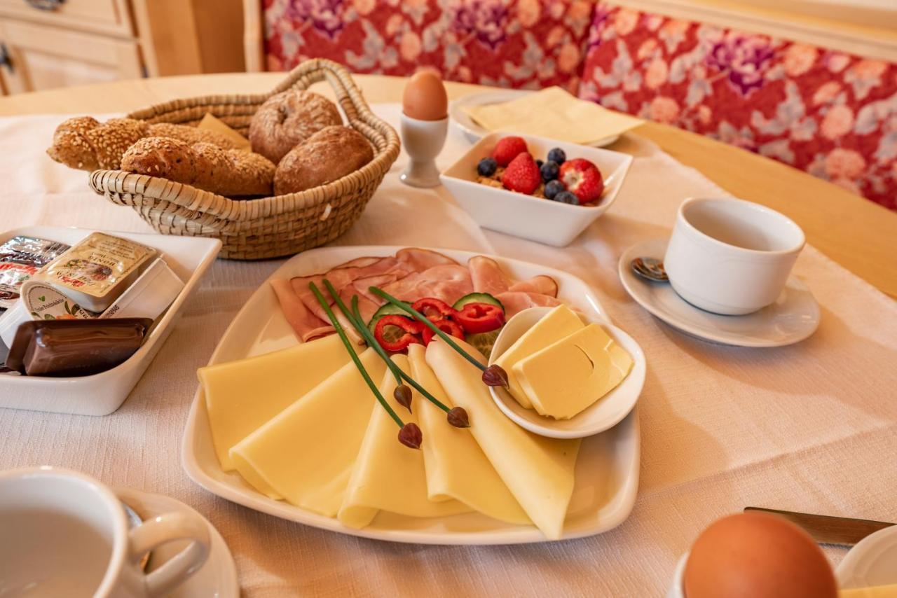 Gaestehaus Huber Fruehstueckspension Schladming Bagian luar foto