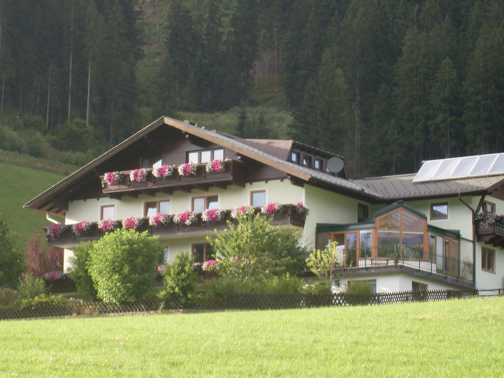 Gaestehaus Huber Fruehstueckspension Schladming Bagian luar foto